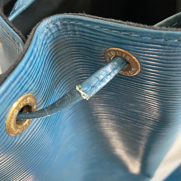 Louis Vuitton LV Authentic Blue Epi Petit Noe Shoulder Leather Bucket Bag - Picture 15 of 15